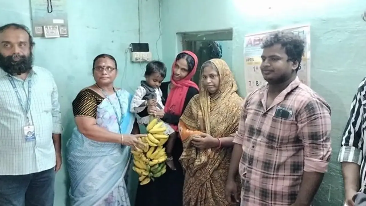 இஸ்லாமிய குடும்பத்துக்கு சீர் வரிசையாக சென்று ரம்ஜான் விருந்தளித்த இந்து மக்கள்: தஞ்சையில் நெகிழ்ச்சி!