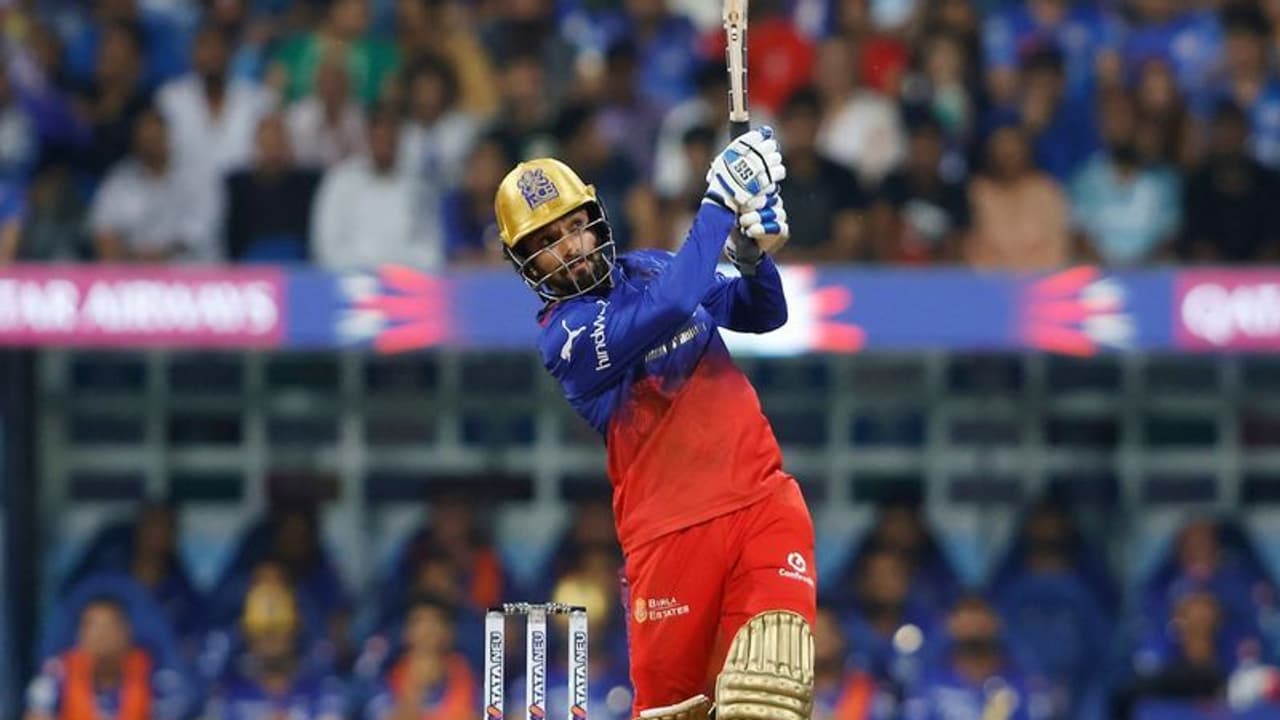 IPL 2024 ಫಾಪ್, ಪಾಟಿದಾರ್, ಕಾರ್ತಿಕ್ ಹಾಫ್ ಸೆಂಚುರಿ, ಮುಂಬೈ ಇಂಡಿಯನ್ಸ್ಗೆ 197 ರನ್ ಗುರಿ! IPL 2024 ಫಾಪ್, ಪಾಟಿದಾರ್, ಕಾರ್ತಿಕ್ ಹಾಫ್ ಸೆಂಚುರಿ, ಮುಂಬೈ ಇಂಡಿಯನ್ಸ್ಗೆ 197 ರನ್ ಗುರಿ!