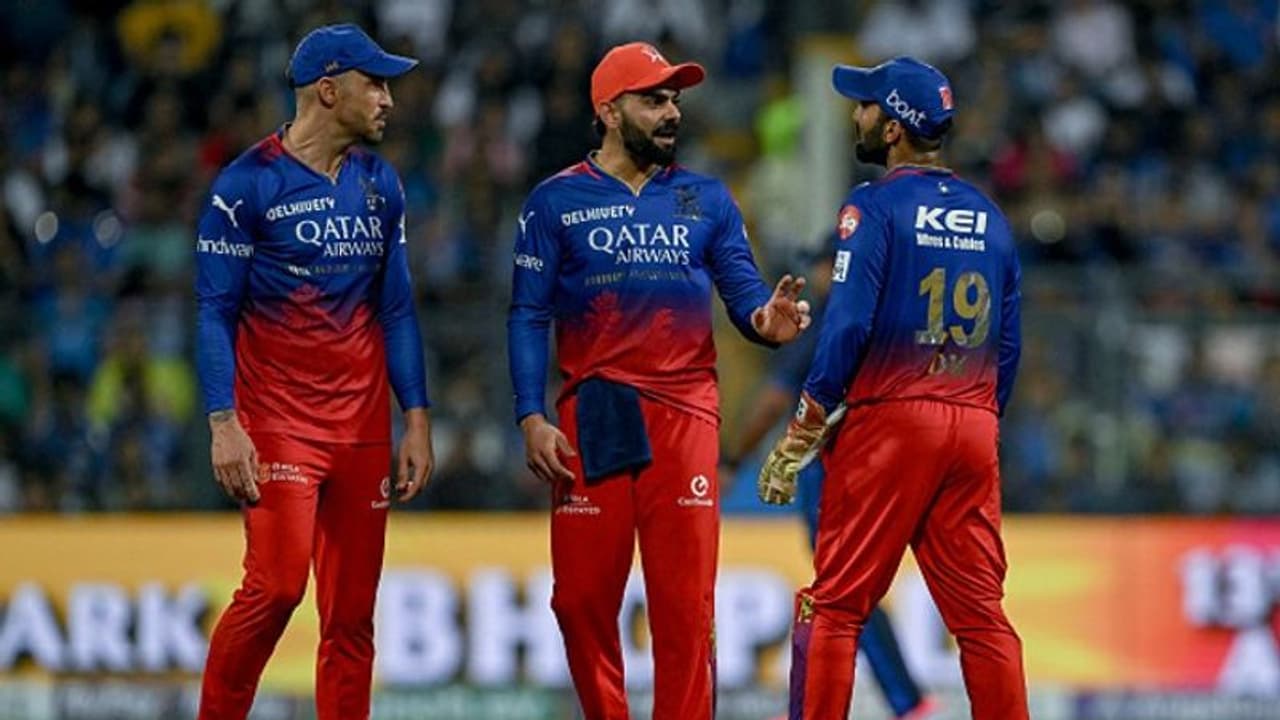 അഞ്ച് തോല്വികളില് ജീവന് പോയില്ല; ആര്സിബിക്ക് ഇപ്പോഴും പ്ലേഓഫ് പ്രതീക്ഷ സജീവം, ചരിത്രവും തുണ അഞ്ച് തോല്വികളില് ജീവന് പോയില്ല; ആര്സിബിക്ക് ഇപ്പോഴും പ്ലേഓഫ് പ്രതീക്ഷ സജീവം, ചരിത്രവും തുണ