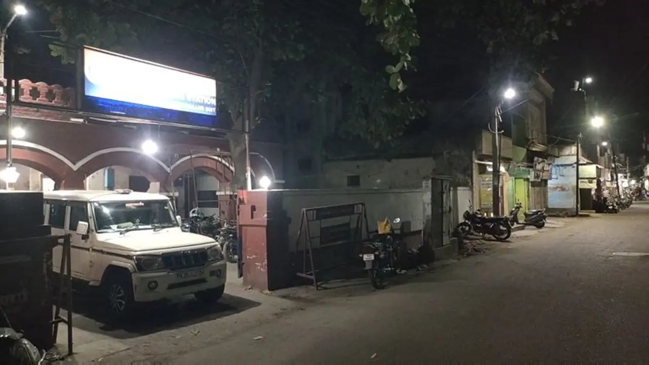 திருவள்ளூரில் காவல் நிலைய வாசலிலேயே அடித்து கொல்லப்பட்ட ஆடிட்டர்; சகோதரிக்காக இளைஞர் வெறிச்செயல்