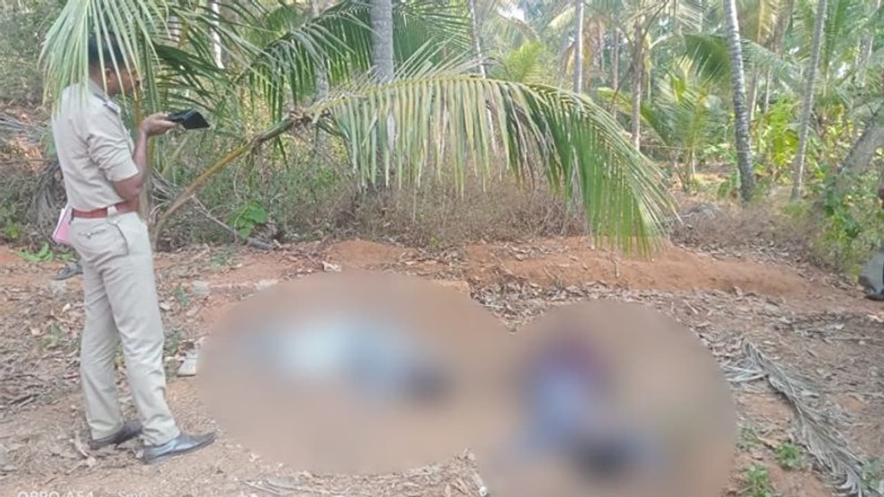 ഒഞ്ചിയത്ത് ഒഴിഞ്ഞ പറമ്പിൽ രണ്ട് യുവാക്കളെ മരിച്ച നിലയിൽ കണ്ടെത്തി; പരിസരത്ത് സിറിഞ്ചുകൾ, ഒരാൾ അവശനിലയില് ഒഞ്ചിയത്ത് ഒഴിഞ്ഞ പറമ്പിൽ രണ്ട് യുവാക്കളെ മരിച്ച നിലയിൽ കണ്ടെത്തി; പരിസരത്ത് സിറിഞ്ചുകൾ, ഒരാൾ അവശനിലയില്