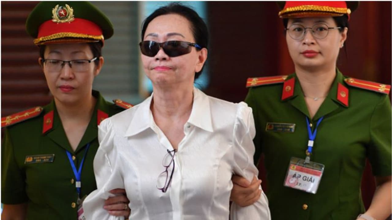 ലോകത്തെ ഏറ്റവും വലിയ സാമ്പത്തിക തട്ടിപ്പ്, തൂക്കുകയർ ഒഴിവാക്കാൻ 68കാരി കണ്ടെത്തേണ്ടത് എഴുപതിനായിരം കോടി രൂപ ലോകത്തെ ഏറ്റവും വലിയ സാമ്പത്തിക തട്ടിപ്പ്, തൂക്കുകയർ ഒഴിവാക്കാൻ 68കാരി കണ്ടെത്തേണ്ടത് എഴുപതിനായിരം കോടി രൂപ