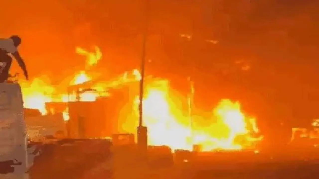 ಬೆಂಗಳೂರಿನ ಜೈನ್ ಕಾಲೇಜಿನಲ್ಲಿ ಅಗ್ನಿ ಅವಘಡ..! ಬೆಂಗಳೂರಿನ ಜೈನ್ ಕಾಲೇಜಿನಲ್ಲಿ ಅಗ್ನಿ ಅವಘಡ..!