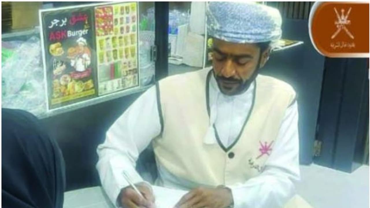 ഒമാനില് ഭക്ഷ്യസ്ഥാപനങ്ങളില് പരിശോധന ഒമാനില് ഭക്ഷ്യസ്ഥാപനങ്ങളില് പരിശോധന