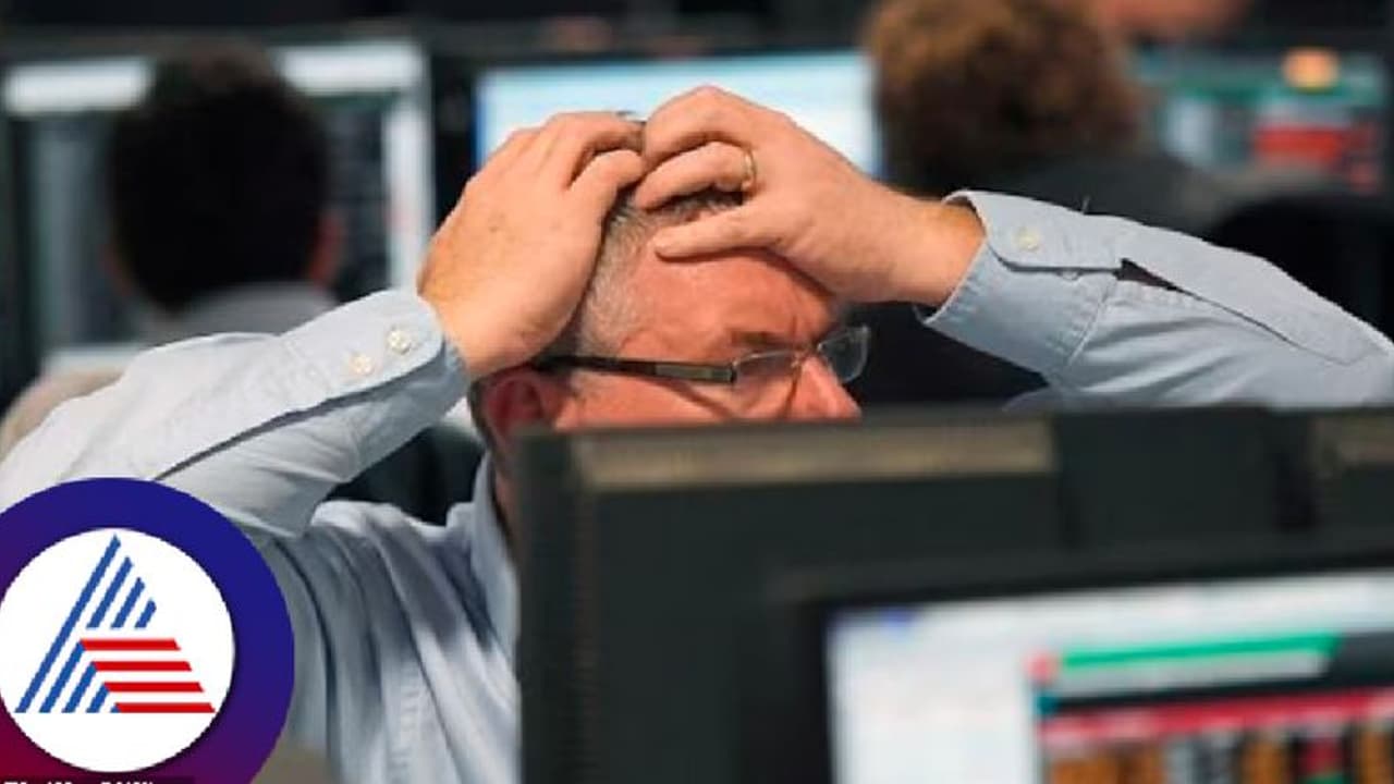 ಸೆನ್ಸೆಕ್ಸ್ ಒಂದೇ ದಿನ 800 ಅಂಕ ಪತನ: ₹ 2.25 ಲಕ್ಷ ಕೋಟಿ ನಷ್ಟ! ಸೆನ್ಸೆಕ್ಸ್ ಒಂದೇ ದಿನ 800 ಅಂಕ ಪತನ: ₹ 2.25 ಲಕ್ಷ ಕೋಟಿ ನಷ್ಟ!