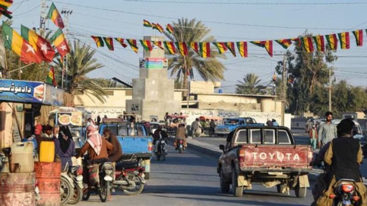ബസ് തടഞ്ഞു നിർത്തി, അതിൽ ഒമ്പത് പേരെ തെരഞ്ഞെടുത്ത് പുറത്തിറക്കി, ക്ലോസ് റേഞ്ചിൽ വെടിയുതിർത്ത് കൊലപ്പെടുത്തി