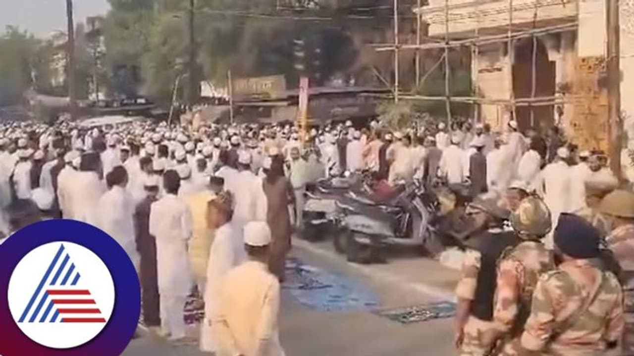 ಮೇರಠ್: ರಸ್ತೆ ಮಧ್ಯೆ ನಮಾಜ್ ಮಾಡಿ ಕಿರಿಕಿರಿ; 200ಕ್ಕೂ ಅಧಿಕ ಮಂದಿ ವಿರುದ್ಧ ಕೇಸ್