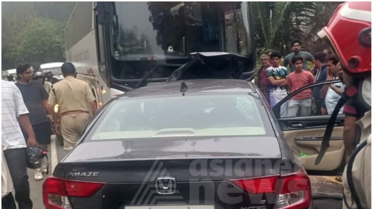 കെഎസ്ആർടിസി ബസും കാറും കൂട്ടിയിടിച്ചു; ഒരു കുടുംബത്തിലെ മൂന്ന് പേർക്ക് ദാരുണാന്ത്യം