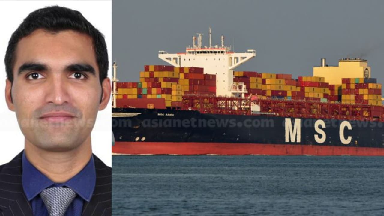 ഇറാൻ പിടികൂടിയ ഇസ്രയേൽ ബന്ധമുള്ള ചരക്ക് കപ്പലിൽ മൂന്ന് മലയാളികൾ; ആശങ്കയിൽ കുടുംബങ്ങൾ ഇറാൻ പിടികൂടിയ ഇസ്രയേൽ ബന്ധമുള്ള ചരക്ക് കപ്പലിൽ മൂന്ന് മലയാളികൾ; ആശങ്കയിൽ കുടുംബങ്ങൾ