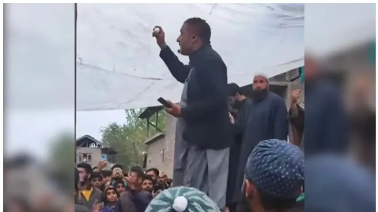 പള്ളി നിർമാണത്തിന് പാവപ്പെട്ടവന്റെ സംഭാവന ഒരു കോഴി മുട്ട; പക്ഷേ അതിൽ നിന്ന് കിട്ടിയതാവട്ടെ രണ്ടേകാൽ ലക്ഷവും പള്ളി നിർമാണത്തിന് പാവപ്പെട്ടവന്റെ സംഭാവന ഒരു കോഴി മുട്ട; പക്ഷേ അതിൽ നിന്ന് കിട്ടിയതാവട്ടെ രണ്ടേകാൽ ലക്ഷവും