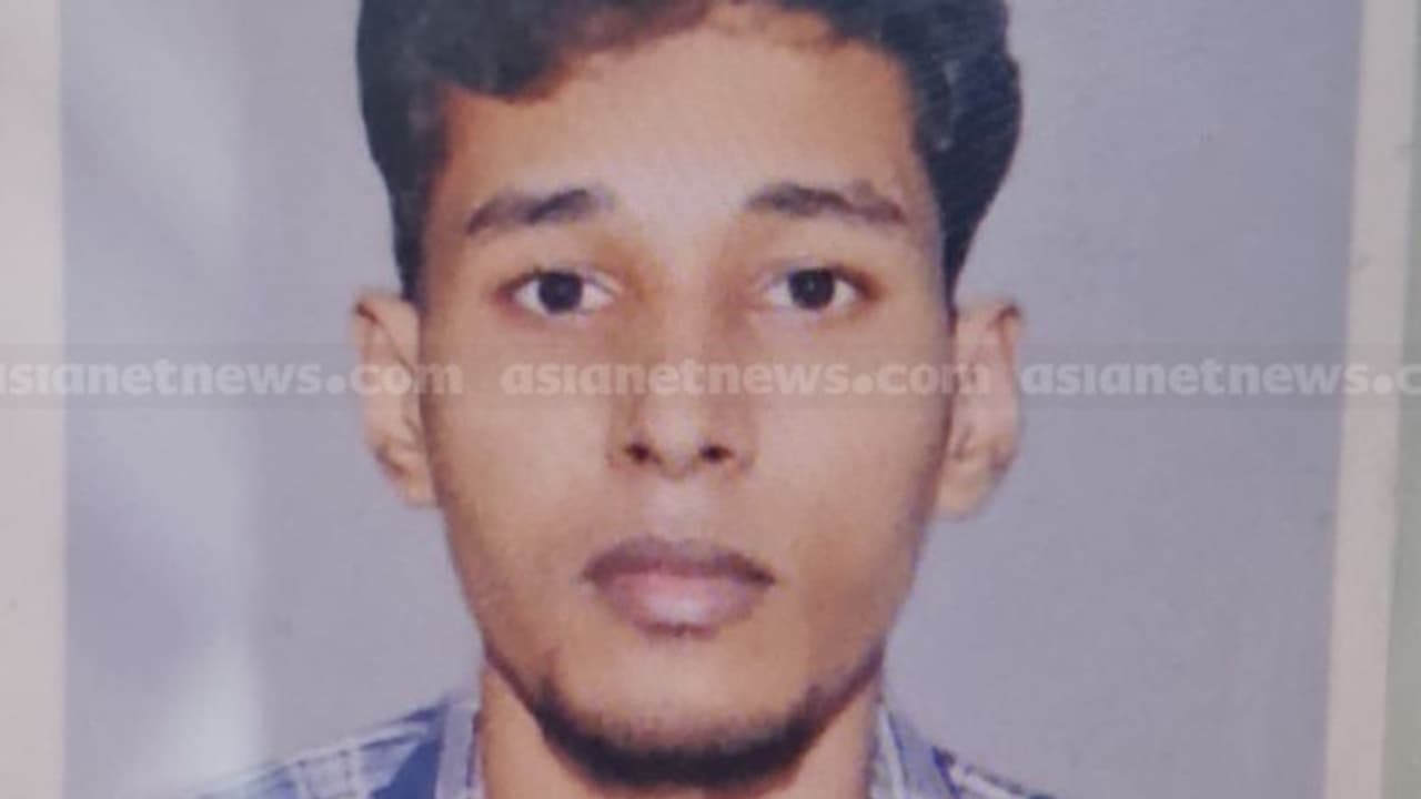 Kerala: Bike rider dies after getting entangled in rope meant for PM Modi's security in Kochi Kerala: Bike rider dies after getting entangled in rope meant for PM Modi's security in Kochi