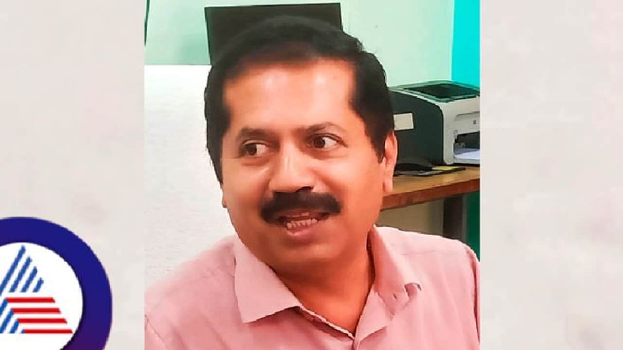 ಓಟು ಹಾಕಿ ಜಾಲತಾಣದಲ್ಲಿ ಫೋಟೊ ಶೇರ್ ಮಾಡಿಕೊಂಡ ಯೋಧ! ಮತ ಅಸಿಂಧು ಓಟು ಹಾಕಿ ಜಾಲತಾಣದಲ್ಲಿ ಫೋಟೊ ಶೇರ್ ಮಾಡಿಕೊಂಡ ಯೋಧ! ಮತ ಅಸಿಂಧು