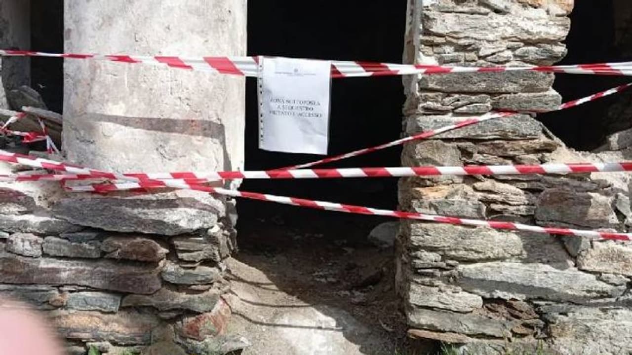 പ്രേതബാധയുള്ള വീട് തേടി നടന്നു, യുവതിയുടെ മൃതദേഹം രക്തം വറ്റിയ നിലയിൽ ഉപേക്ഷിക്കപ്പെട്ട പള്ളിക്കകത്ത് പ്രേതബാധയുള്ള വീട് തേടി നടന്നു, യുവതിയുടെ മൃതദേഹം രക്തം വറ്റിയ നിലയിൽ ഉപേക്ഷിക്കപ്പെട്ട പള്ളിക്കകത്ത്