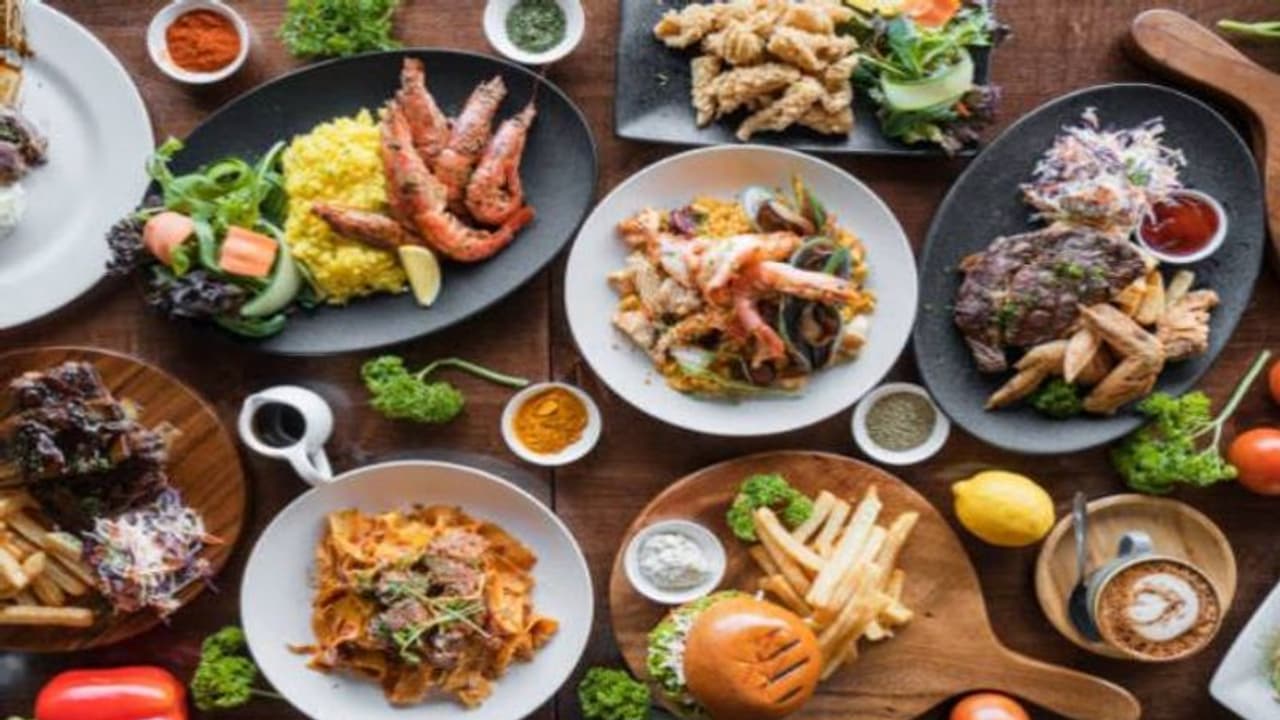 കുറ‍ഞ്ഞ പൈസക്ക് കൂടുതൽ കിടിലൻ ഭക്ഷണം, യുവാവ് കണ്ടെത്തിയ വഴി കണ്ടോ? 