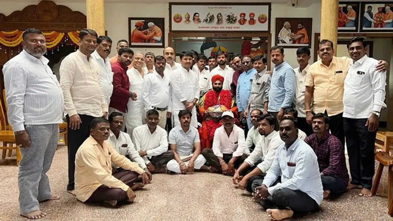 ಬಿಜೆಪಿ ಅನ್ಯಾಯ: ವಚನಾನಂದ ಶ್ರೀ ನೇತೃತ್ವದಲ್ಲಿ ಸಭೆ ಬಿಜೆಪಿ ಅನ್ಯಾಯ: ವಚನಾನಂದ ಶ್ರೀ ನೇತೃತ್ವದಲ್ಲಿ ಸಭೆ