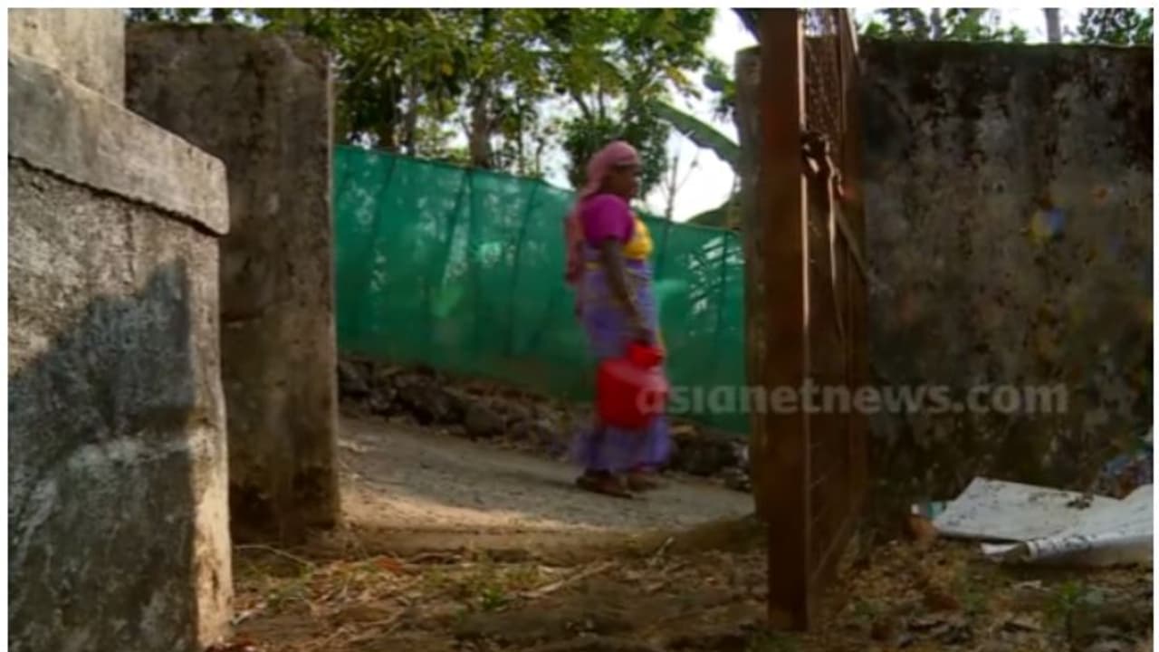 ഒരു കുടം വെള്ളത്തിനായി മണിക്കൂറുകള് നീണ്ട കാത്തിരിപ്പ്, കന്നിമാർചോലയിൽ കുടിനീരില്ലാക്കാലം ഒരു കുടം വെള്ളത്തിനായി മണിക്കൂറുകള് നീണ്ട കാത്തിരിപ്പ്, കന്നിമാർചോലയിൽ കുടിനീരില്ലാക്കാലം