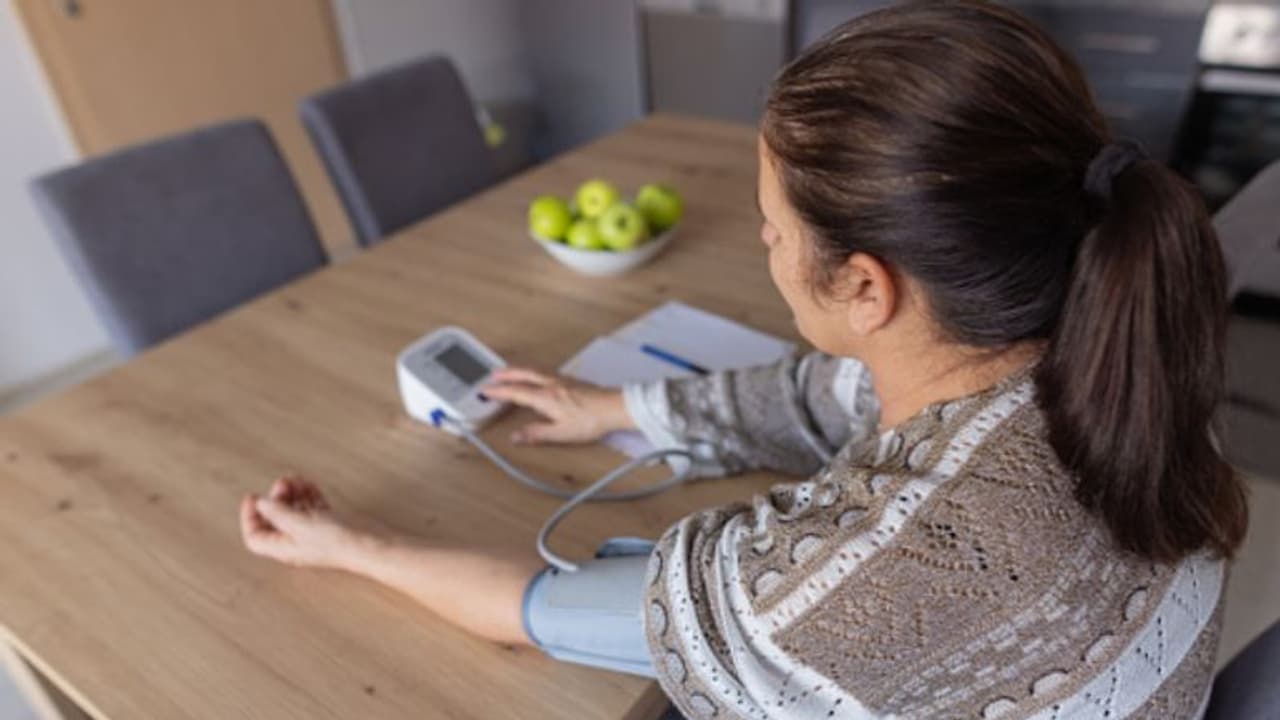 പൊട്ടാസ്യം അടങ്ങിയ ഈ ഭക്ഷണങ്ങള്‍ കഴിക്കൂ, ബിപി കുറയ്ക്കാം... 