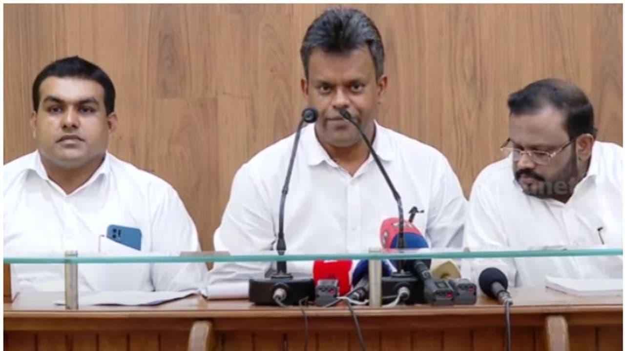 പിന്തുണ ആർക്ക്? രാഷ്ട്രീയ നിലപാടിനെ ചൊല്ലി പെന്തകോസ്ത് കൂട്ടായ്മകൾ തമ്മിൽ പോര് പിന്തുണ ആർക്ക്? രാഷ്ട്രീയ നിലപാടിനെ ചൊല്ലി പെന്തകോസ്ത് കൂട്ടായ്മകൾ തമ്മിൽ പോര്