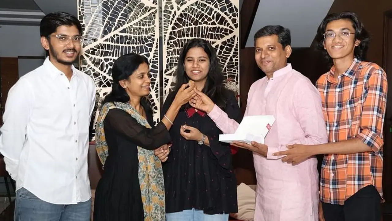 ಯುಪಿಎಸ್ಸಿ ಕೋಚಿಂಗ್‌ ಪಡೆಯದೇ 440ನೇ ರ್‍ಯಾಂಕ್‌ ಪಡೆದ ವರ್ತಕನ ಪುತ್ರಿ ಕೃಪಾ ಜೈನ್‌!