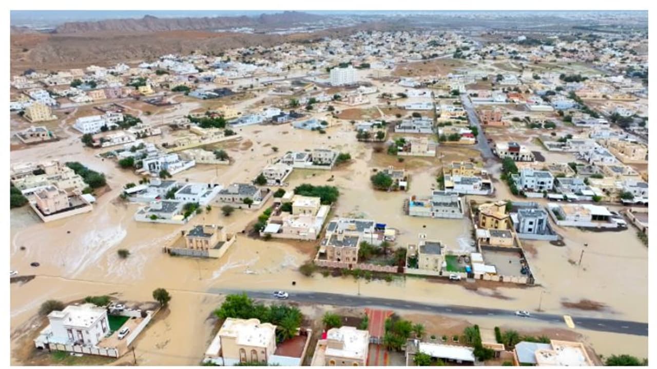 മഴക്കെടുതി; 1300ലേറെ പേരെ ഒമാനിലെ ദുരിതാശ്വാസ കേന്ദ്രങ്ങളിലേക്ക് മാറ്റി