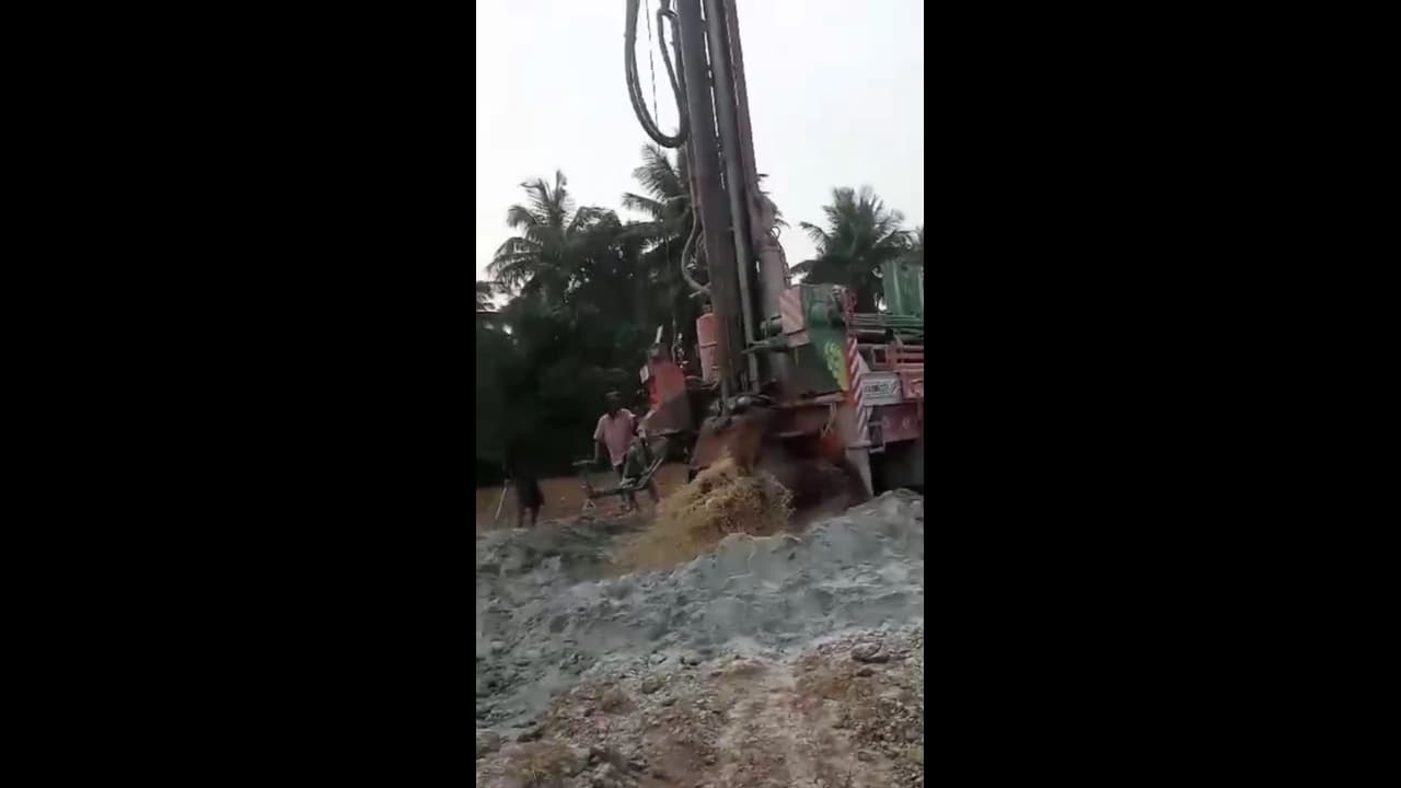 ಬೋರ್ವೆಲ್ ಏಜೆನ್ಸಿಗಳ ಚೆಲ್ಲಾಟ, ರೈತರಿಗೆ ಸಂಕಟ ಬೋರ್ವೆಲ್ ಏಜೆನ್ಸಿಗಳ ಚೆಲ್ಲಾಟ, ರೈತರಿಗೆ ಸಂಕಟ