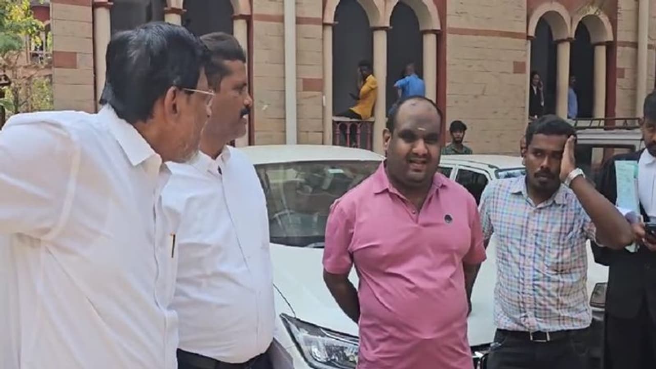 ரூ.300 கோடி மோசடி: கோவையில் ஒரே குடும்பத்தை சேர்ந்த 3 பேர் கைது!