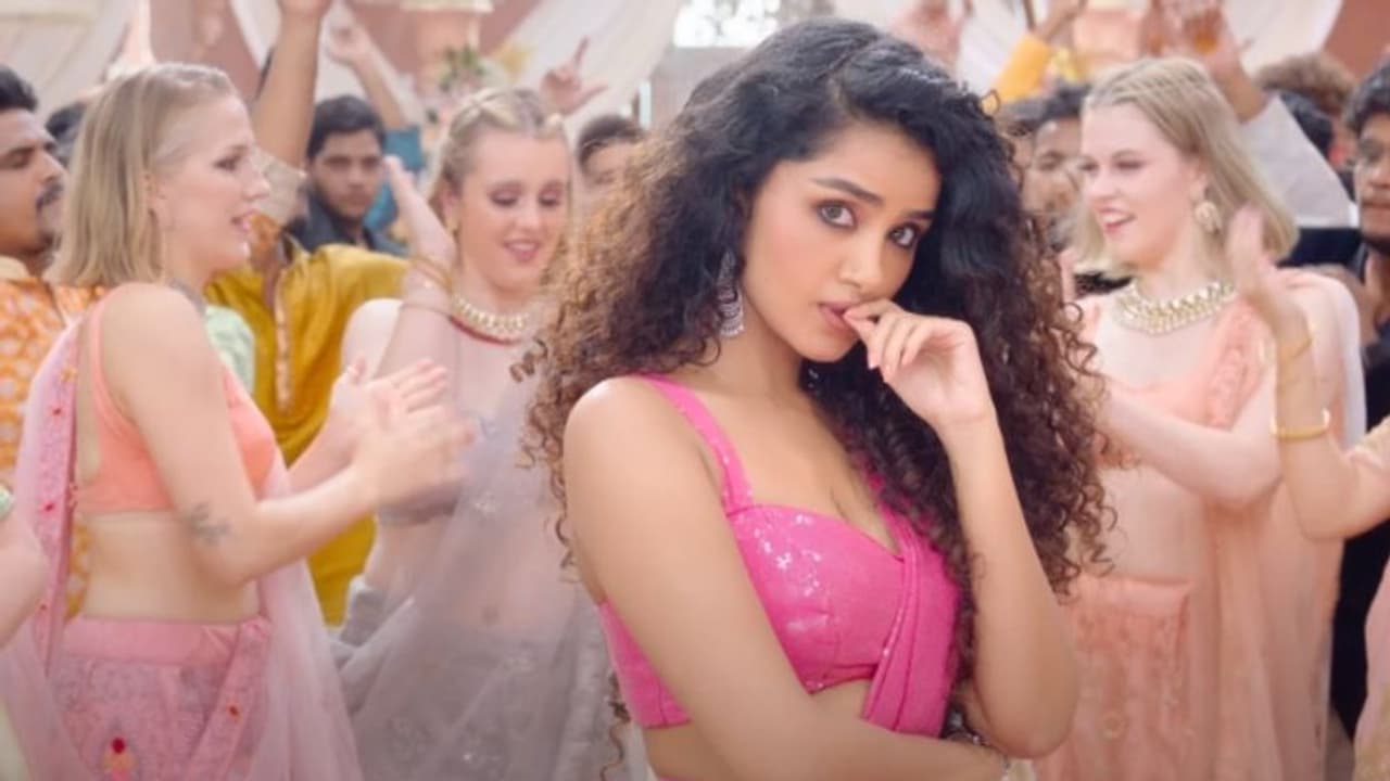 100 കോടിയിലും നോണ്‍ സ്റ്റോപ്പ്! അനുപമ പരമേശ്വരന്‍റെ തെലുങ്ക് ചിത്രം 'ടില്ലു സ്ക്വയര്‍' ഇതുവരെ നേടിയത്