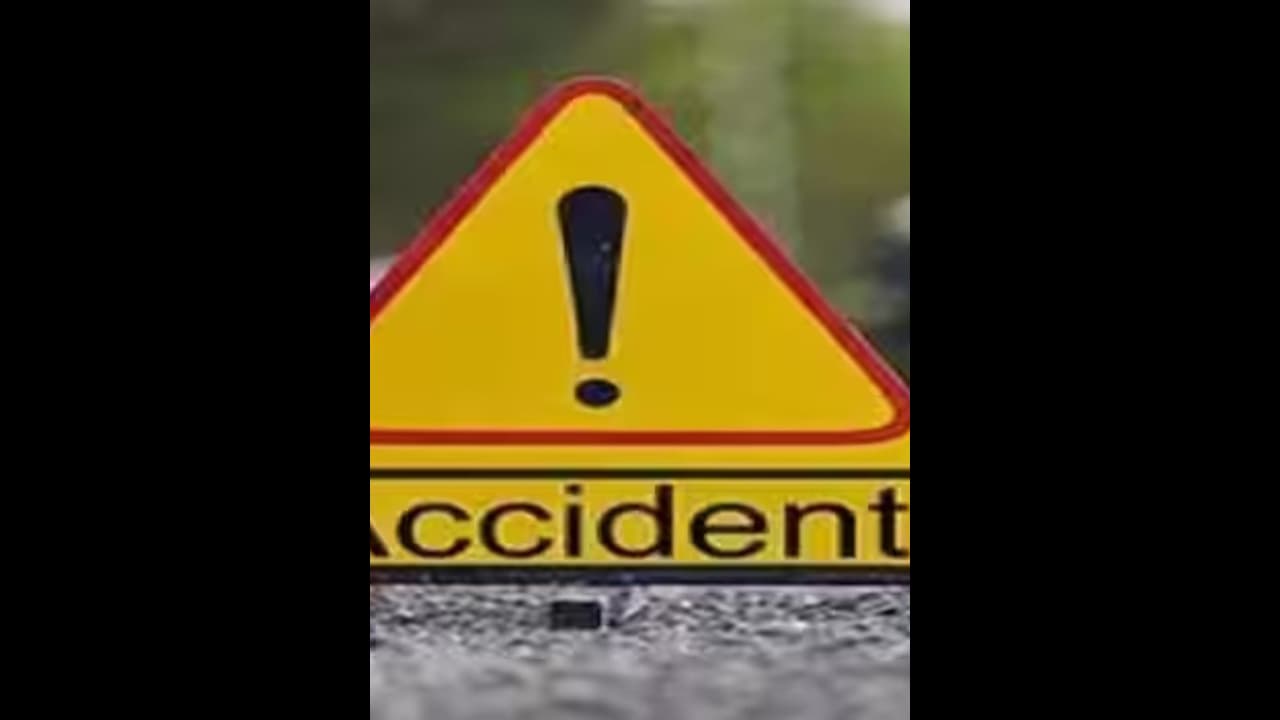 കോട്ടയത്ത് സ്വകാര്യ ബസിൽ നിന്ന് വീണ് വയോധികന് ദാരുണാന്ത്യം കോട്ടയത്ത് സ്വകാര്യ ബസിൽ നിന്ന് വീണ് വയോധികന് ദാരുണാന്ത്യം