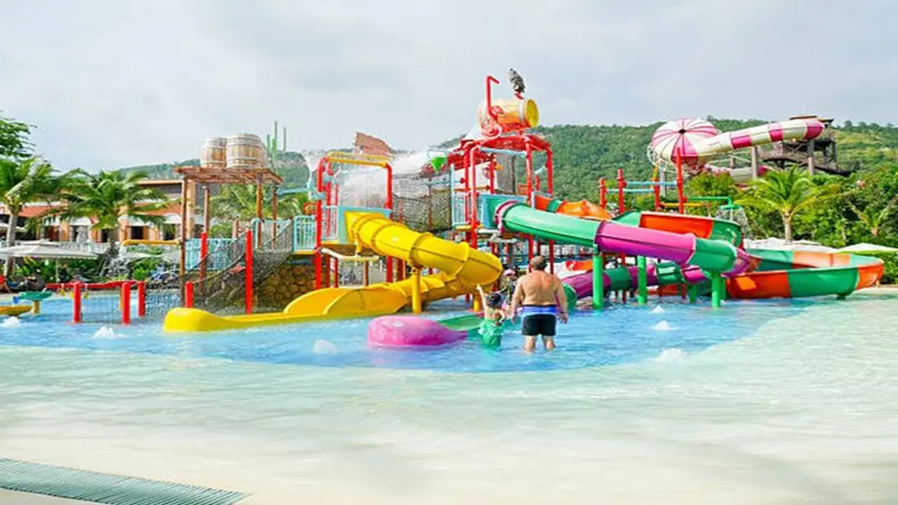 Explore the top 7 water parks in india this summer vacation ticket