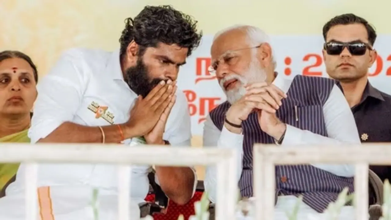 'ഗൂഗിള് പേ വഴി വോട്ടര്മാര്ക്ക് പണം നല്കുന്നു'; ബിജെപി സ്ഥാനാര്ത്ഥിക്കെതിരെ പരാതി 'ഗൂഗിള് പേ വഴി വോട്ടര്മാര്ക്ക് പണം നല്കുന്നു'; ബിജെപി സ്ഥാനാര്ത്ഥിക്കെതിരെ പരാതി