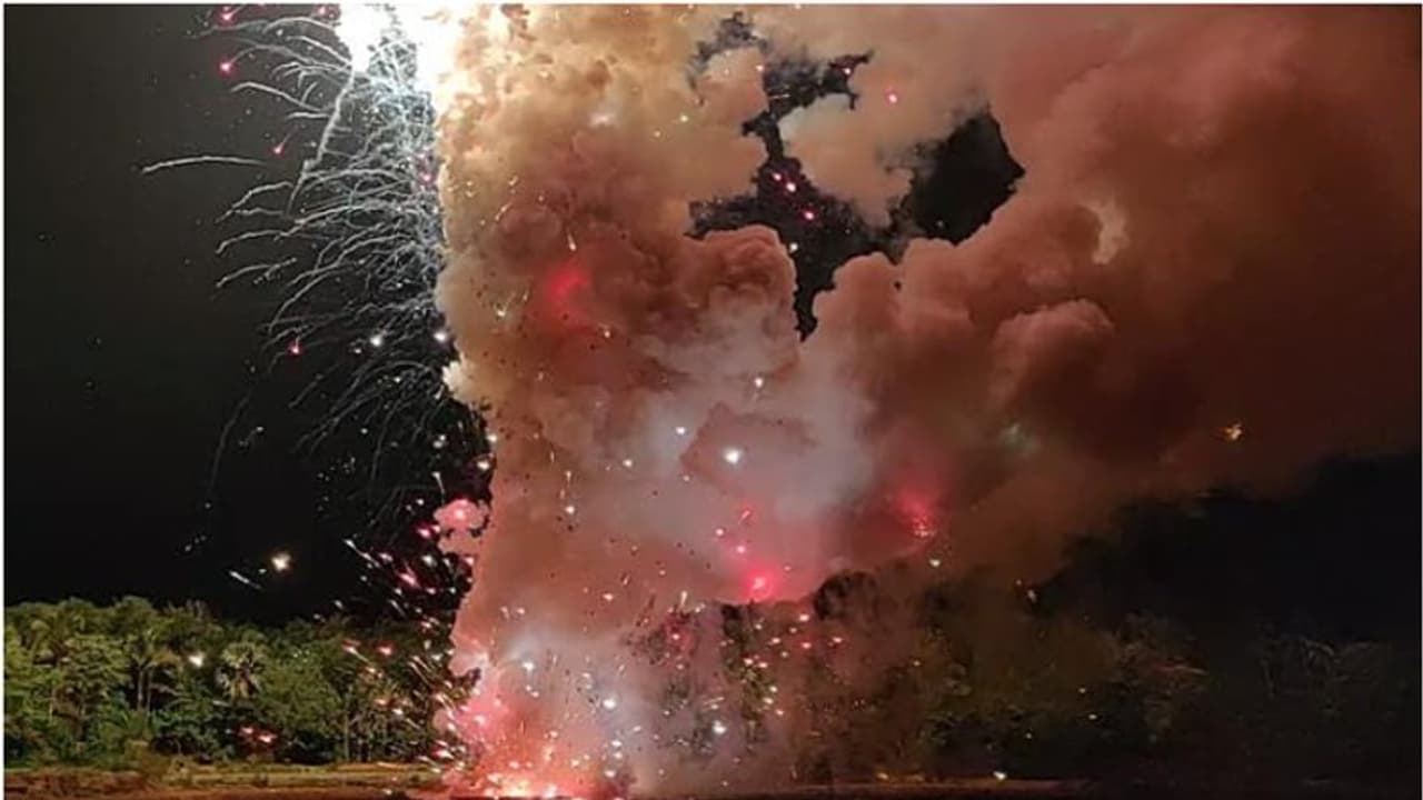 'ജനങ്ങളുടെ ജീവന് ഭീഷണി, ഓൺസെറ്റ് എമര്ജന്സി പ്ലാനുമില്ല': പറക്കോട്ടുകാവ് താലപ്പൊലി വെടിക്കെട്ടിന് അനുമതിയില്ല 'ജനങ്ങളുടെ ജീവന് ഭീഷണി, ഓൺസെറ്റ് എമര്ജന്സി പ്ലാനുമില്ല': പറക്കോട്ടുകാവ് താലപ്പൊലി വെടിക്കെട്ടിന് അനുമതിയില്ല