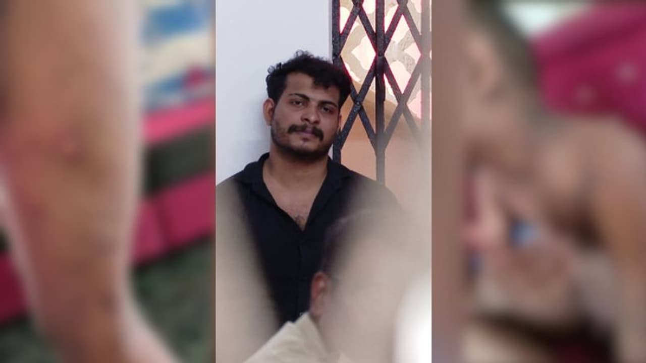 'പച്ചമുളക് തീറ്റിച്ചു, ഫാനിൽ കെട്ടിത്തൂക്കി', തിരുവനന്തപുരത്ത് 7വയസുകാരന് രണ്ടാനച്ഛന്‍റെ ക്രൂര മർദനം; അറസ്റ്റ്