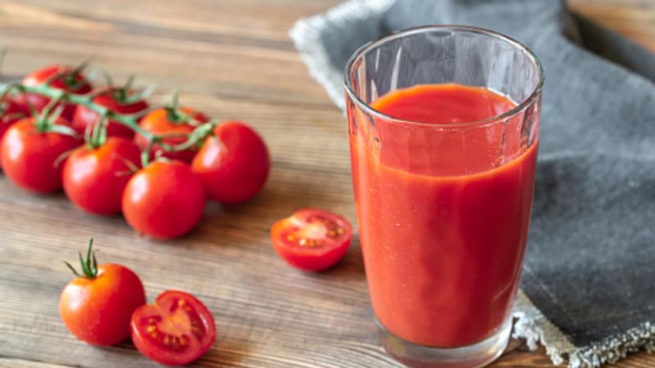 തക്കാളി ജ്യൂസ് കുടിക്കുന്നത് പതിവാക്കൂ; ഈ ആരോഗ്യ പ്രശ്നങ്ങളെ തടയാം... തക്കാളി ജ്യൂസ് കുടിക്കുന്നത് പതിവാക്കൂ; ഈ ആരോഗ്യ പ്രശ്നങ്ങളെ തടയാം...