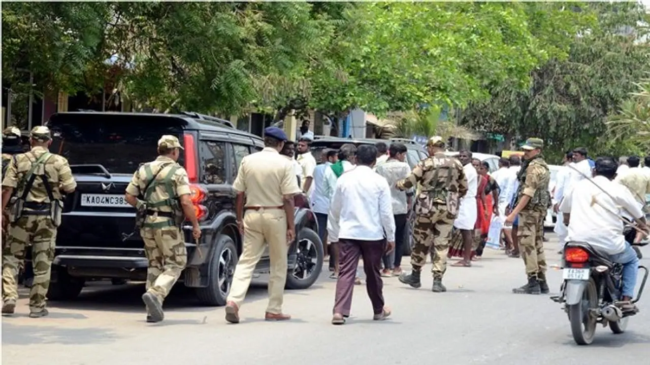 ಲೋಕಸಭಾ ಚುನಾವಣೆ 2024: ಬಿಜೆಪಿ ಕಾಂಗ್ರೆಸ್ ಶಕ್ತಿ ಪ್ರದರ್ಶನ, ಜನರಿಗೆ ಸಂಕಟ..! ಲೋಕಸಭಾ ಚುನಾವಣೆ 2024: ಬಿಜೆಪಿ ಕಾಂಗ್ರೆಸ್ ಶಕ್ತಿ ಪ್ರದರ್ಶನ, ಜನರಿಗೆ ಸಂಕಟ..!