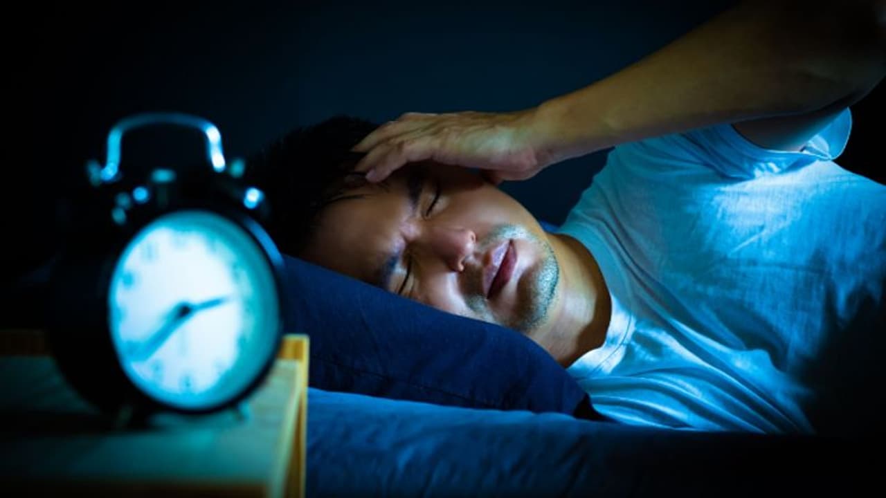 ഉറക്കം കുറവാണോ? എങ്കില്, നോൺ ആൽക്കഹോളിക് ഫാറ്റി ലിവർ രോഗത്തിനുള്ള സാധ്യത കൂടുതലെന്ന് ആരോഗ്യ വിദഗ്ധർ ഉറക്കം കുറവാണോ? എങ്കില്, നോൺ ആൽക്കഹോളിക് ഫാറ്റി ലിവർ രോഗത്തിനുള്ള സാധ്യത കൂടുതലെന്ന് ആരോഗ്യ വിദഗ്ധർ