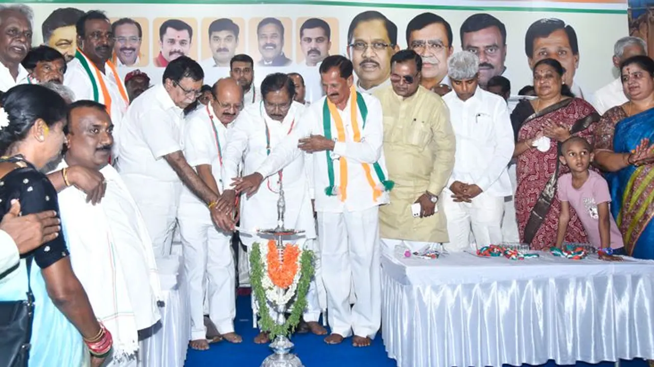 2019ರ ಚುನಾವಣೆಯಲ್ಲಿ ಅನ್ಯಾಯ : 2024ರಲ್ಲಿ ಮುದ್ದಹನುಮೇಗೌಡರಿಗೆ ಟಿಕೆಟ್ 2019ರ ಚುನಾವಣೆಯಲ್ಲಿ ಅನ್ಯಾಯ : 2024ರಲ್ಲಿ ಮುದ್ದಹನುಮೇಗೌಡರಿಗೆ ಟಿಕೆಟ್