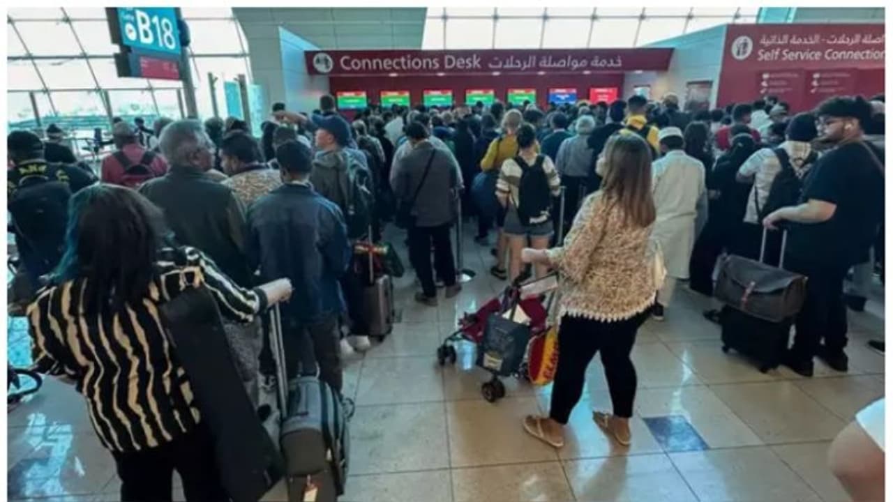 ദുബൈയിലേക്ക് യാത്ര ചെയ്യുന്നവർക്ക് പ്രത്യേക നിർദേശവുമായി ഇന്ത്യൻ എംബസി; ട്രാൻസിറ്റ് യാത്രക്കാരും ശ്രദ്ധിക്കണം ദുബൈയിലേക്ക് യാത്ര ചെയ്യുന്നവർക്ക് പ്രത്യേക നിർദേശവുമായി ഇന്ത്യൻ എംബസി; ട്രാൻസിറ്റ് യാത്രക്കാരും ശ്രദ്ധിക്കണം