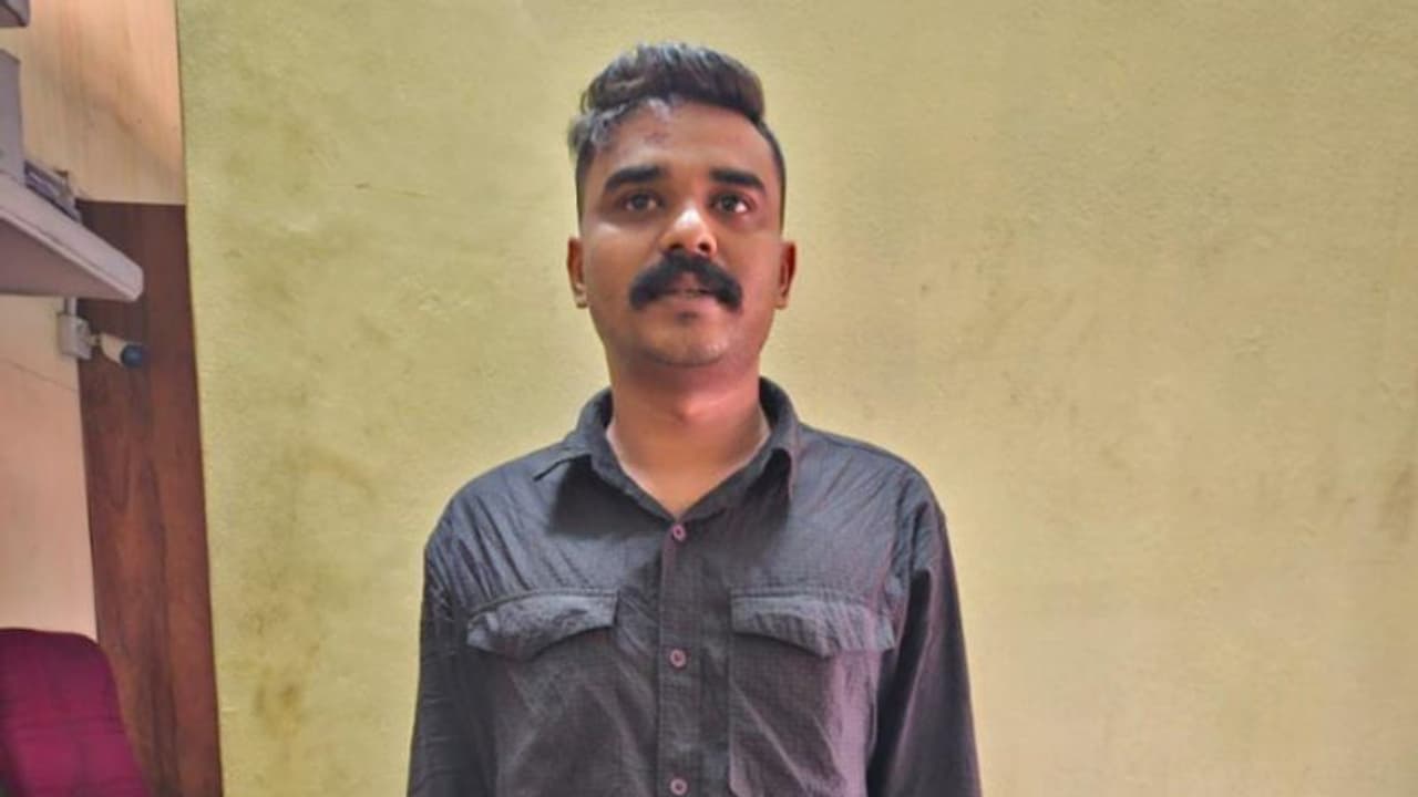 ഇല്ലാത്ത കേസുകളില്ല; പൊലീസ് മേധാവിയുടെ റിപ്പോര്ട്ട്, പിന്നാലെ കളക്ടറുടെ ഉത്തരവ്, യുവാവ് കാപ്പ കേസിൽ ജയിലിൽ ഇല്ലാത്ത കേസുകളില്ല; പൊലീസ് മേധാവിയുടെ റിപ്പോര്ട്ട്, പിന്നാലെ കളക്ടറുടെ ഉത്തരവ്, യുവാവ് കാപ്പ കേസിൽ ജയിലിൽ