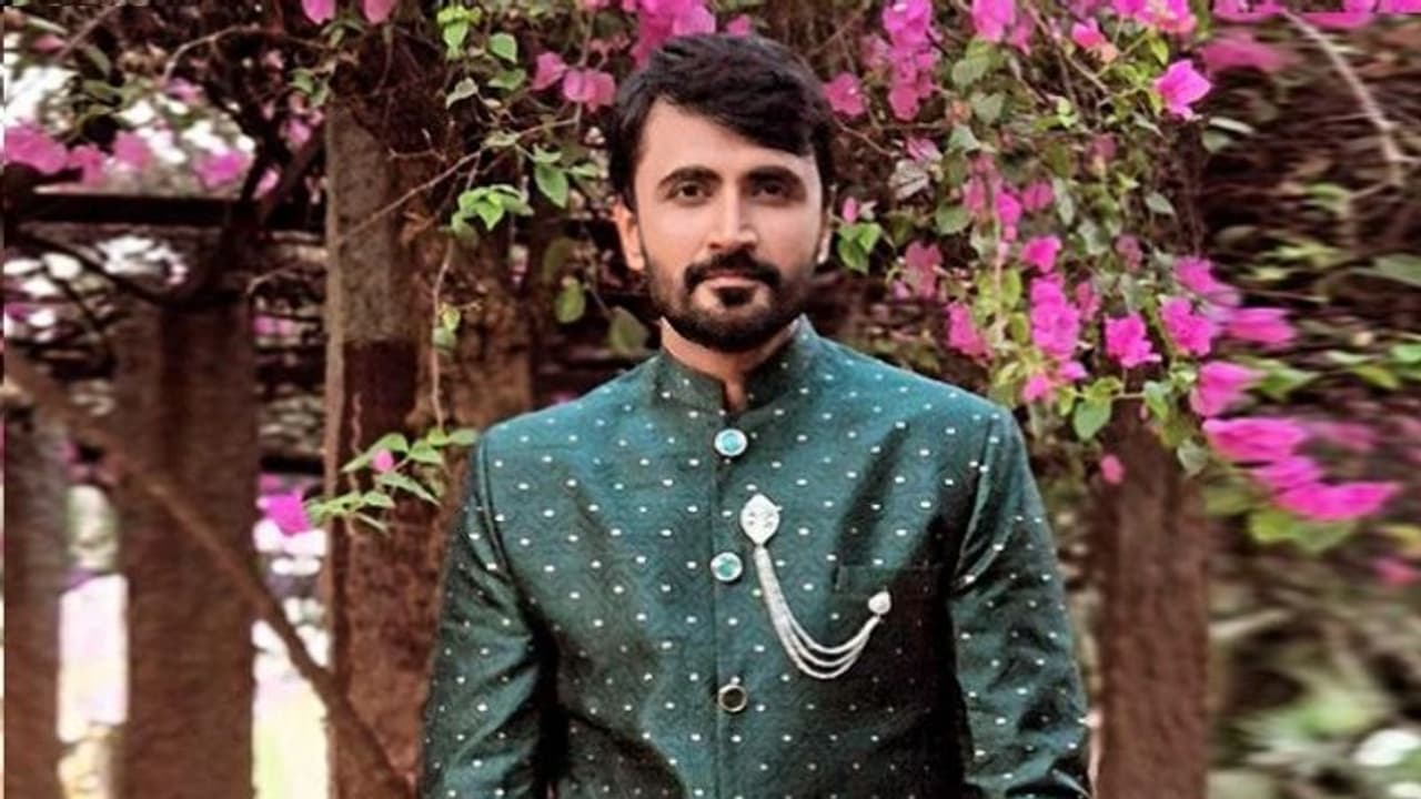 ಸಖಿಯೇ, ನನ್ನ ಕಣ್ಣನ್ನು ನೀನಾಗೇ ಓದಿಬಿಡು.. ಎಂದ ಸೀತಾರಾಮ ಅಶೋಕ: ನಾನ್ ರೆಡಿ ಅಂತಿದ್ದಾರೆ ಲಲನೆಯರು... ಸಖಿಯೇ, ನನ್ನ ಕಣ್ಣನ್ನು ನೀನಾಗೇ ಓದಿಬಿಡು.. ಎಂದ ಸೀತಾರಾಮ ಅಶೋಕ: ನಾನ್ ರೆಡಿ ಅಂತಿದ್ದಾರೆ ಲಲನೆಯರು...