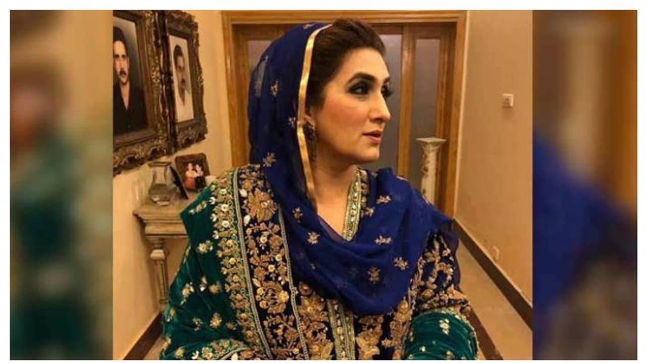 'ഭാര്യക്ക് ടോയ്ലറ്റ് ക്ലീനർ കലർത്തിയ ഭക്ഷണമാണ് നൽകിയത്'; കടുത്ത ആരോപണവുമായി പാക് മുൻ പ്രധാനമന്ത്രി ഇമ്രാൻ ഖാൻ 'ഭാര്യക്ക് ടോയ്ലറ്റ് ക്ലീനർ കലർത്തിയ ഭക്ഷണമാണ് നൽകിയത്'; കടുത്ത ആരോപണവുമായി പാക് മുൻ പ്രധാനമന്ത്രി ഇമ്രാൻ ഖാൻ