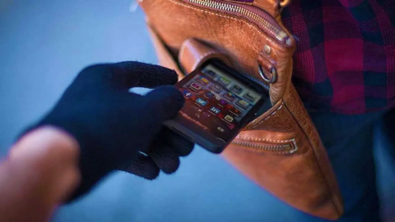 Mobile Theft : செல்போன் தொலைஞ்சு போனா உடனே நீங்க செய்ய வேண்டிய 3 விஷயங்கள் இதுதான்..