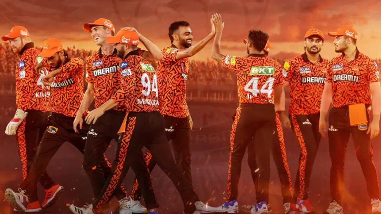 సన్ రైజర్ కొడితే కుంభస్థలమే.. ఢిల్లీకి చుక్కలు చూపించిన హైదరాబాద్.. పంత్ సేనాపై ఘన విజయం.. సన్ రైజర్ కొడితే కుంభస్థలమే.. ఢిల్లీకి చుక్కలు చూపించిన హైదరాబాద్.. పంత్ సేనాపై ఘన విజయం..