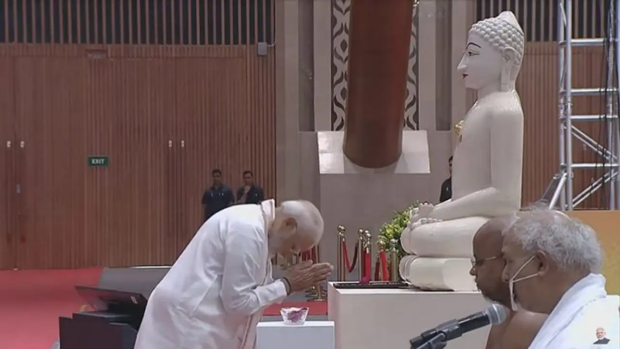 Mahavir Jayanti 2024: PM Modi honored at 2550th Bhagwan Mahavir Nirvana Mahotsav (WATCH) Mahavir Jayanti 2024: PM Modi honored at 2550th Bhagwan Mahavir Nirvana Mahotsav (WATCH)
