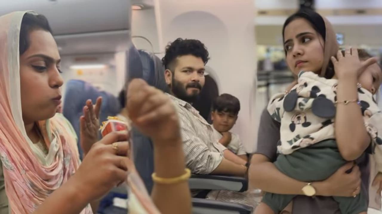 സോനുവിന് കൊടുത്ത വാക്ക് പാലിച്ച് ബഷീർ ബാഷി; തായ്ലൻഡിലേക്ക് യാത്ര തിരിച്ച് കുടുംബം സോനുവിന് കൊടുത്ത വാക്ക് പാലിച്ച് ബഷീർ ബാഷി; തായ്ലൻഡിലേക്ക് യാത്ര തിരിച്ച് കുടുംബം