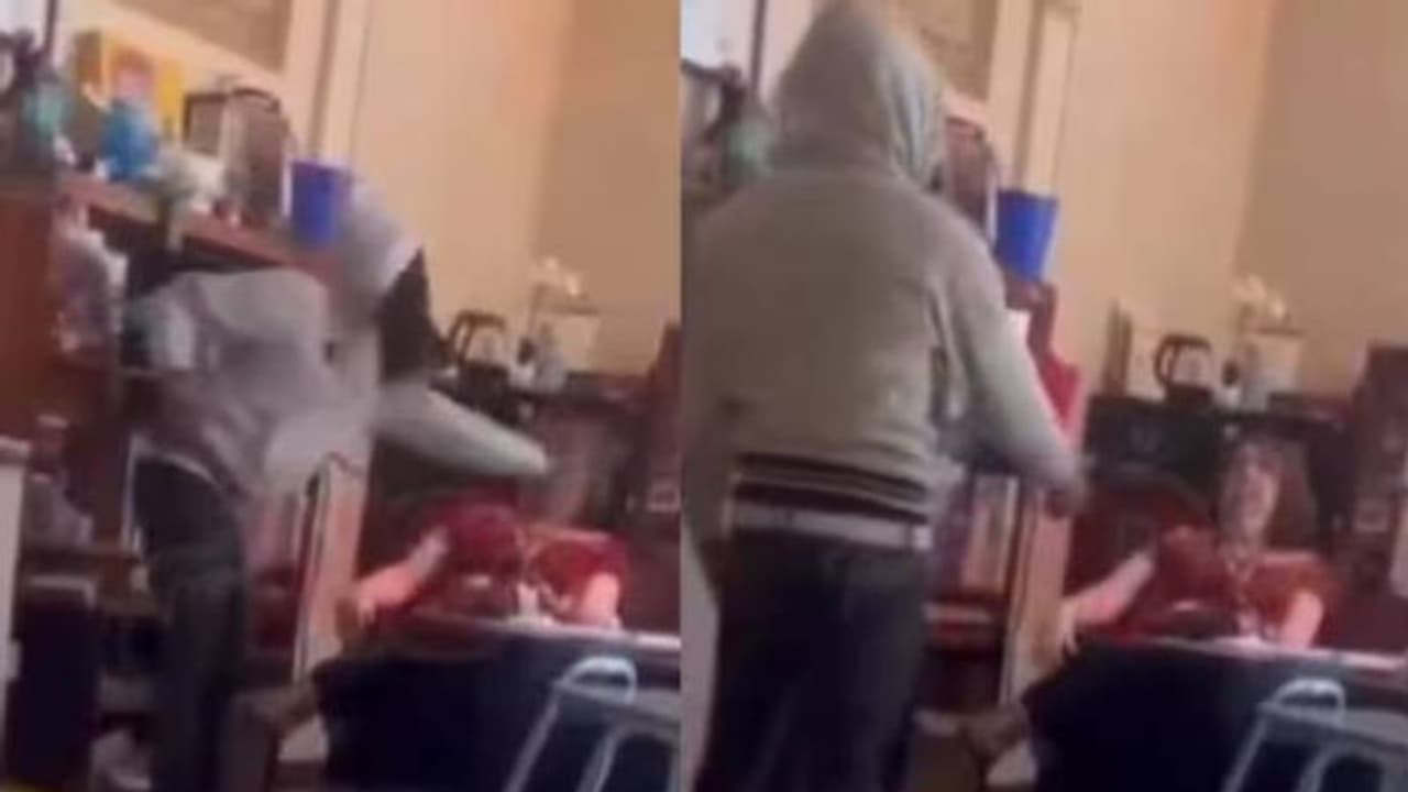 ഇതെന്ത് ലോകം; ഞെട്ടിക്കുന്ന വീഡിയോ, അധ്യാപികയുടെ കരണത്തടിച്ച് ഹൈസ്കൂൾ വിദ്യാർത്ഥി, ചിരിക്കുന്ന സഹപാഠികൾ