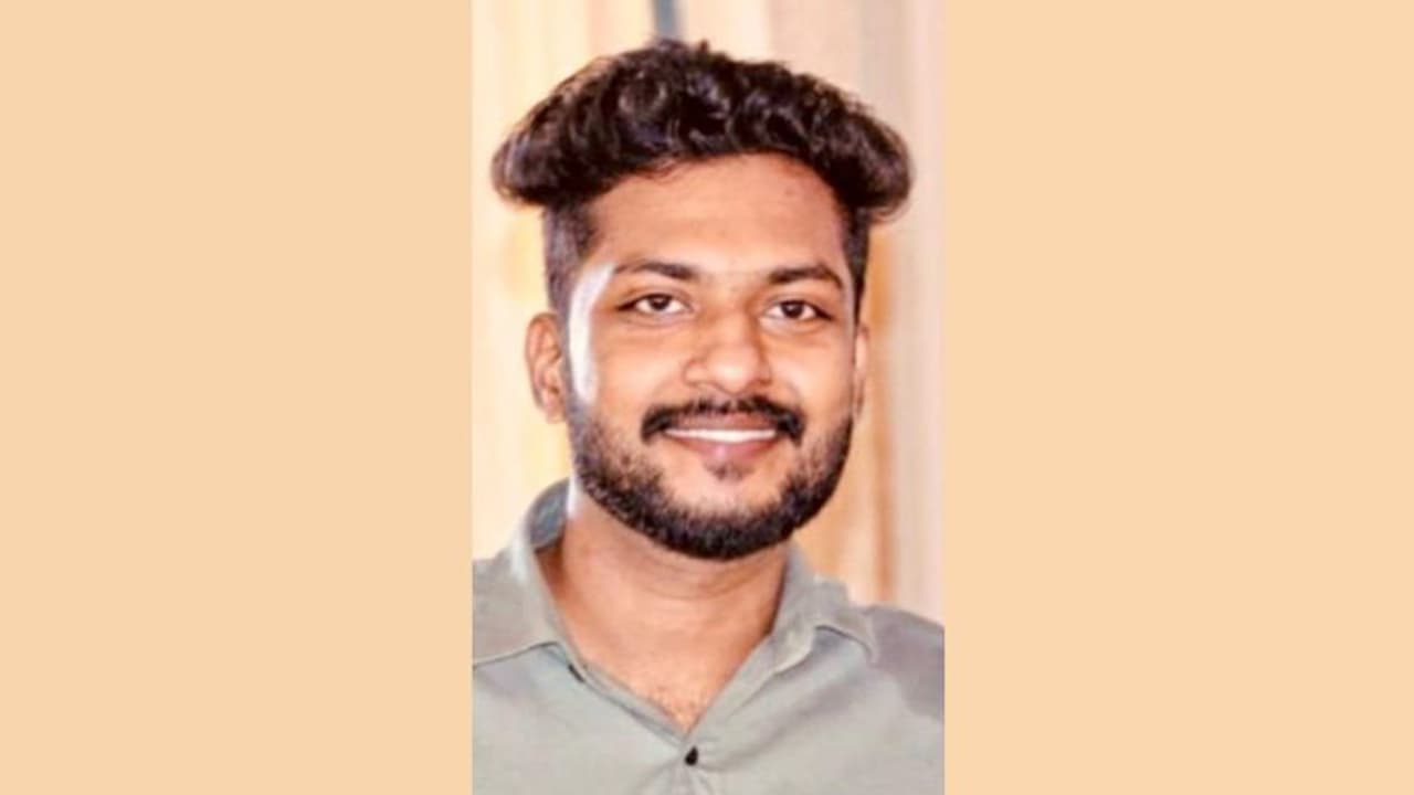 വിളിച്ച് കിട്ടിയില്ല, വീട്ടിൽ വന്നന്വേഷിച്ചപ്പോൾ മരിച്ചനിലയിൽ, യുവാവ് ഗൾഫിൽ നിന്നെത്തിയത് മൂന്ന് മാസം മുൻപ് വിളിച്ച് കിട്ടിയില്ല, വീട്ടിൽ വന്നന്വേഷിച്ചപ്പോൾ മരിച്ചനിലയിൽ, യുവാവ് ഗൾഫിൽ നിന്നെത്തിയത് മൂന്ന് മാസം മുൻപ്