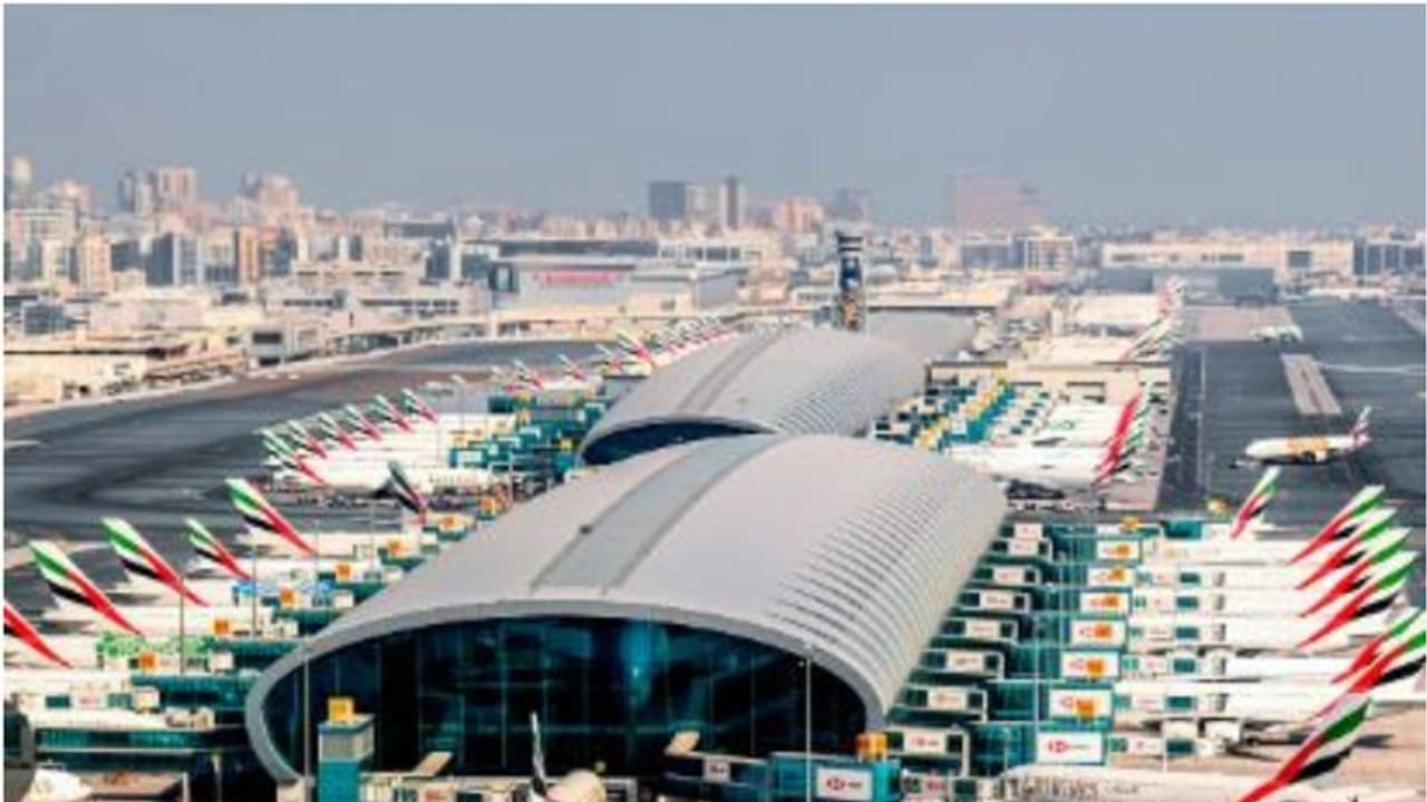 ലോകത്തിന്റെ വിമാനത്താവളമായി ദുബൈ എയർപോർട്ട്, പുതിയ റെക്കോർഡ്; കഴിഞ്ഞ വർഷം 9.2 കോടി യാത്രക്കാർ ലോകത്തിന്റെ വിമാനത്താവളമായി ദുബൈ എയർപോർട്ട്, പുതിയ റെക്കോർഡ്; കഴിഞ്ഞ വർഷം 9.2 കോടി യാത്രക്കാർ