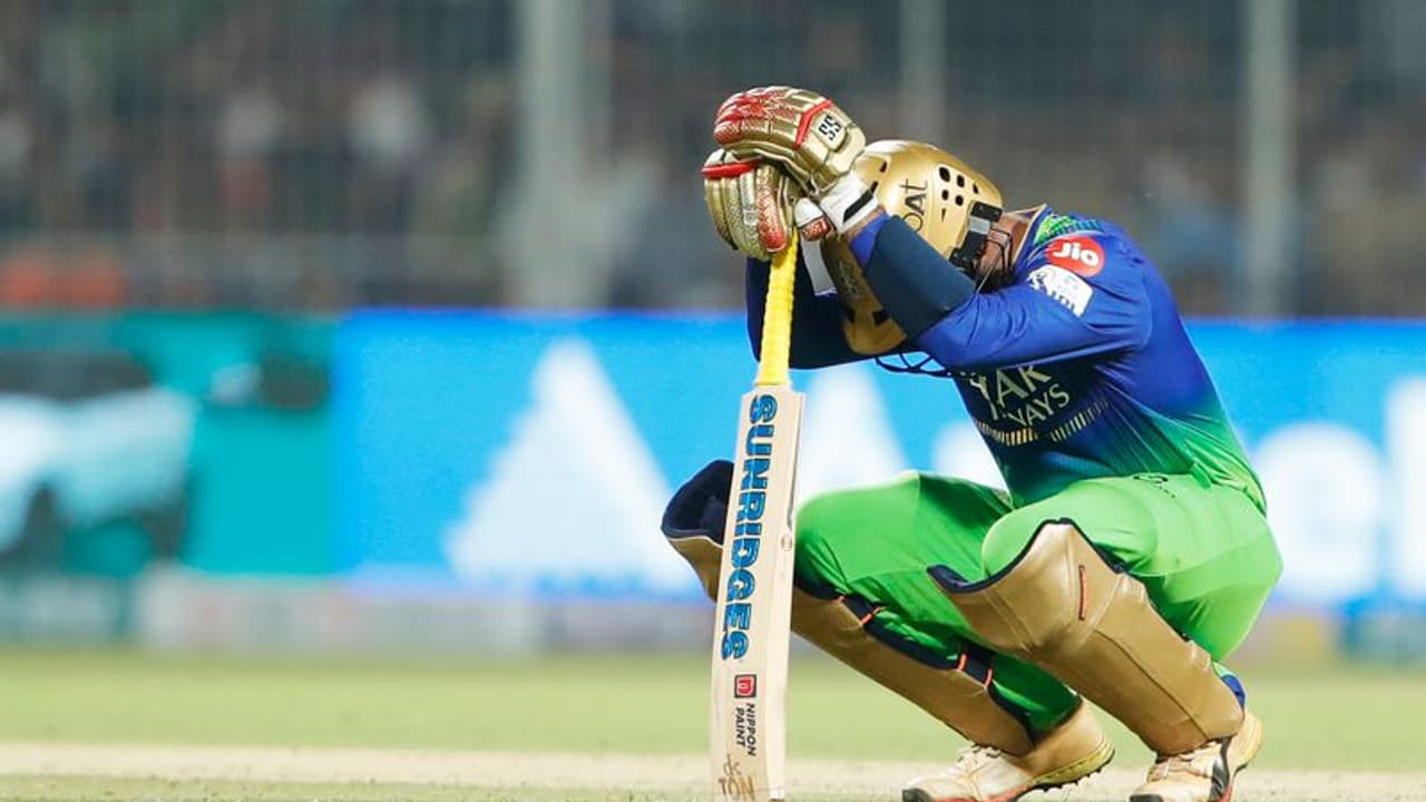 IPL 2024 ದಿನೇಶ್ ಕಾರ್ತಿಕ್ ಒಂದು ನಿರ್ಧಾರದಿಂದ ಆರ್ಸಿಬಿ ಸೋಲು ಕಂಡಿತಾ? ಏನಿದು ವಿವಾದ! IPL 2024 ದಿನೇಶ್ ಕಾರ್ತಿಕ್ ಒಂದು ನಿರ್ಧಾರದಿಂದ ಆರ್ಸಿಬಿ ಸೋಲು ಕಂಡಿತಾ? ಏನಿದು ವಿವಾದ!