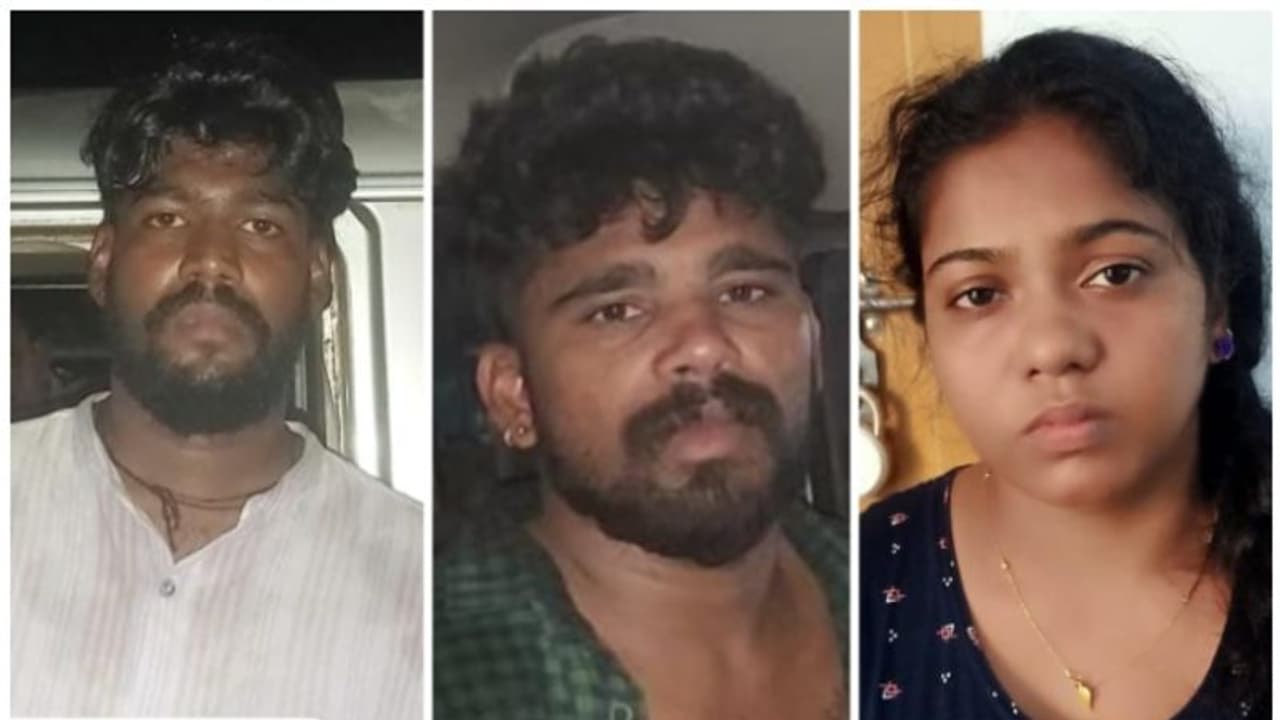 പാലത്തിന് സമീപം ബൈക്ക് തടഞ്ഞ് പരിശോധന; പിന്നാലെ യുവതി ഉൾപ്പെടെ മൂന്ന് പേർ അറസ്റ്റിൽ, കൊല്ലത്ത് എംഡിഎംഎ വേട്ട പാലത്തിന് സമീപം ബൈക്ക് തടഞ്ഞ് പരിശോധന; പിന്നാലെ യുവതി ഉൾപ്പെടെ മൂന്ന് പേർ അറസ്റ്റിൽ, കൊല്ലത്ത് എംഡിഎംഎ വേട്ട