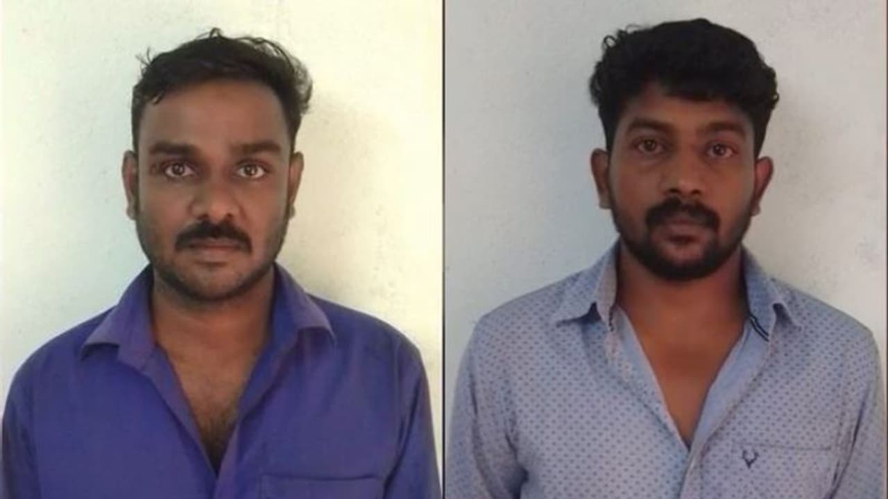 അച്ഛനെ അന്വേഷിച്ചു വന്നു, മകൾക്ക് നോട്ട്ബുക്കിൽ എഴുതി നാൽകിയത് അശ്ലീലം; പോക്സോ കേസിൽ യുവാക്കൾ റിമാൻഡിൽ അച്ഛനെ അന്വേഷിച്ചു വന്നു, മകൾക്ക് നോട്ട്ബുക്കിൽ എഴുതി നാൽകിയത് അശ്ലീലം; പോക്സോ കേസിൽ യുവാക്കൾ റിമാൻഡിൽ